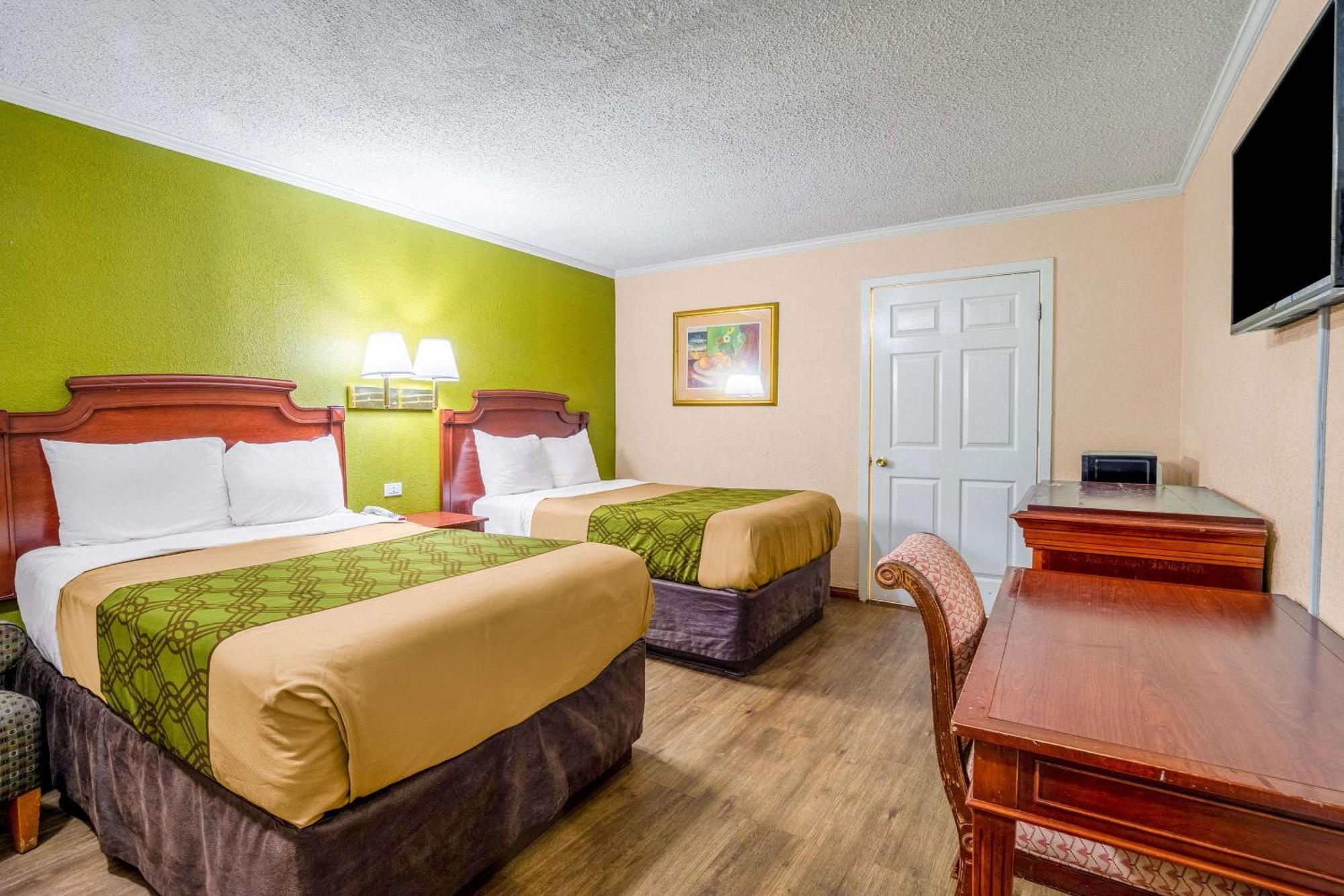 Rodeway Inn & Suites Fort Jackson Колумбия Экстерьер фото